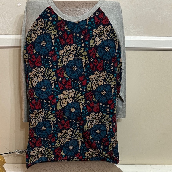 LuLaRoe Tops - LuLaRoe Multicolor Floral Top with Gray Sleeves P2P 21” to 24” and Length 27”